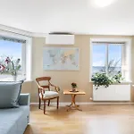 Strandhuset לינה וארוחת בוקר *