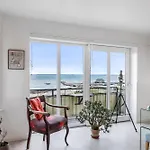 Strandhuset לינה וארוחת בוקר